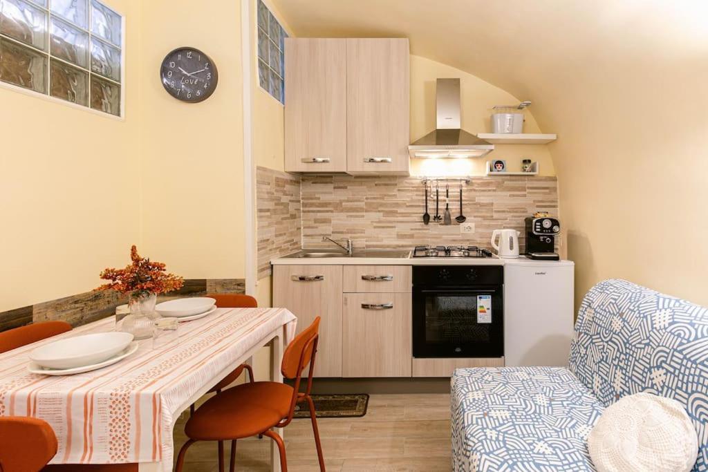 La Chicca Appartamento Intero Nei Quartieri Spagnoli Napoli Esterno foto