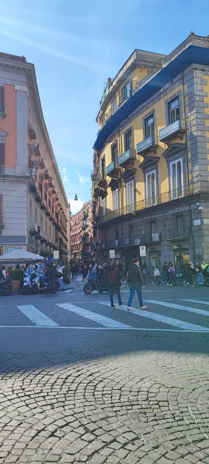 La Chicca Appartamento Intero Nei Quartieri Spagnoli Napoli Esterno foto